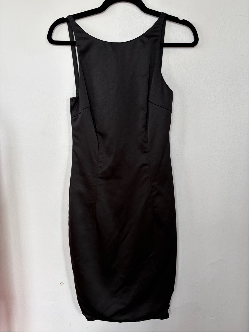 Noul Classic Black Backless Sheath Dress
